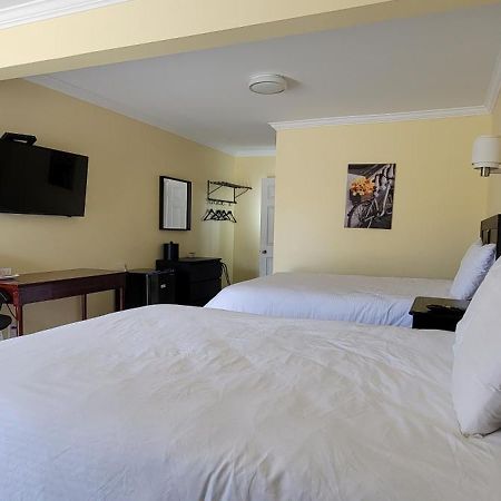 Blind River North Shore Wayside Inn מראה חיצוני תמונה