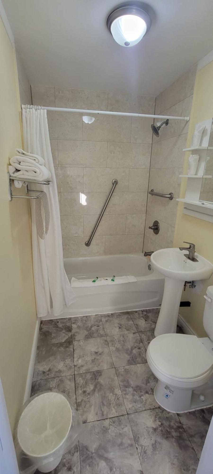 Blind River North Shore Wayside Inn מראה חיצוני תמונה